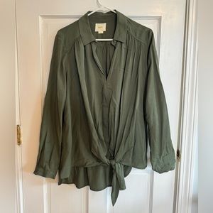 ANTHROPOLOGIE MAEVE forest green high low button blouse with a tie front. Size L